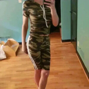 🌸2 piece hooded crop tank & biker length camouflage